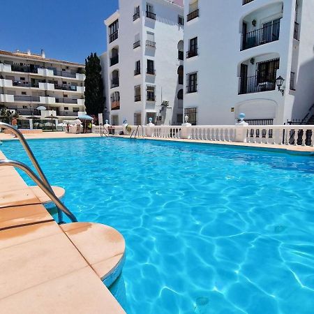 Beautiful Beachfront Newly Renovated 2 Bedroom Apartment With Swimming Pool And Garden San Luis de Sabinillas Exteriör bild