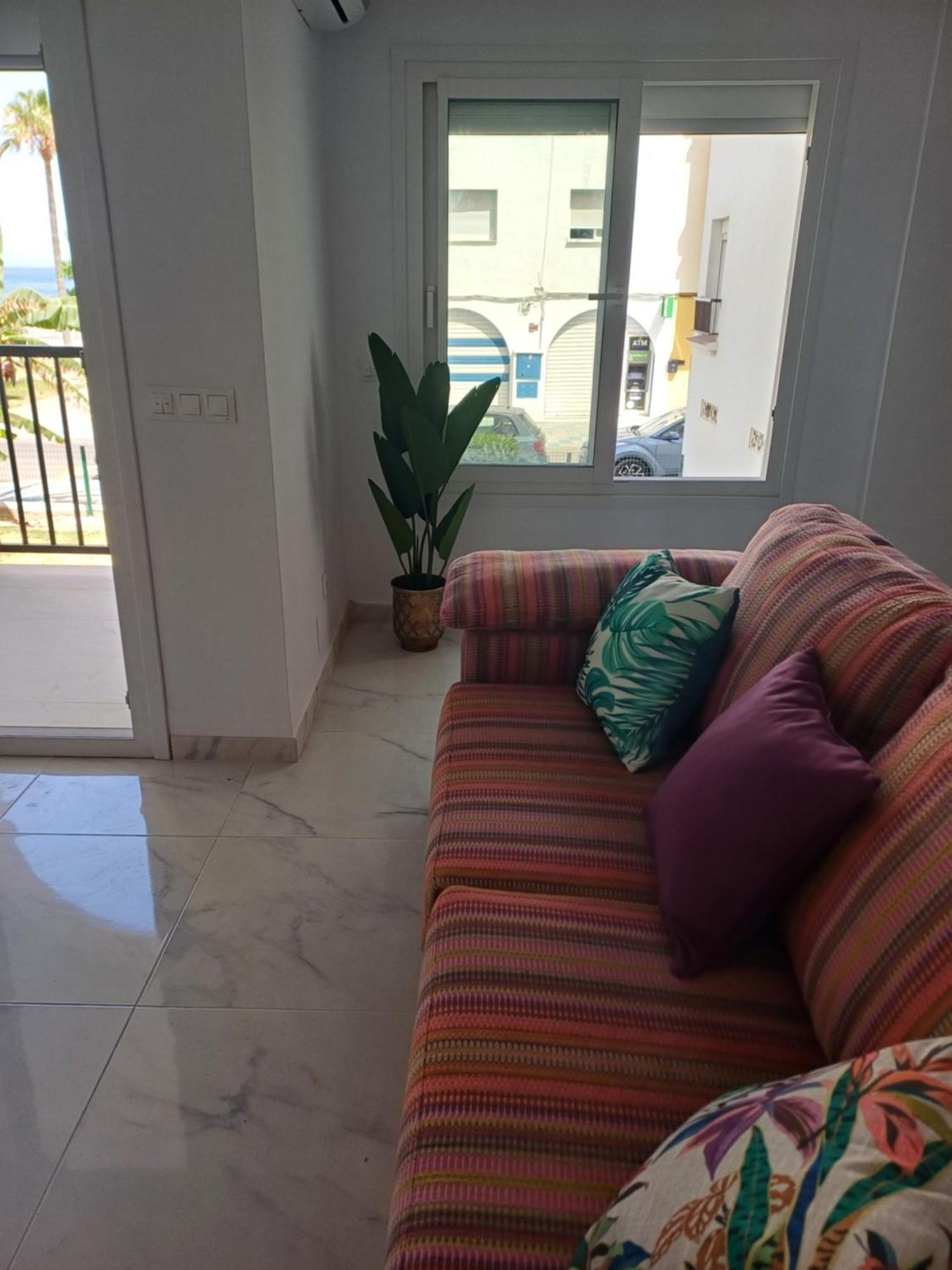 Beautiful Beachfront Newly Renovated 2 Bedroom Apartment With Swimming Pool And Garden San Luis de Sabinillas Exteriör bild